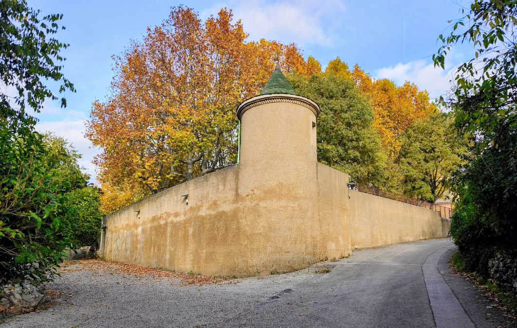 Barjols, Pontevès, les Carmes